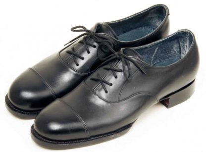 Austere Oxfords with straight caps 2 rows stitches pair