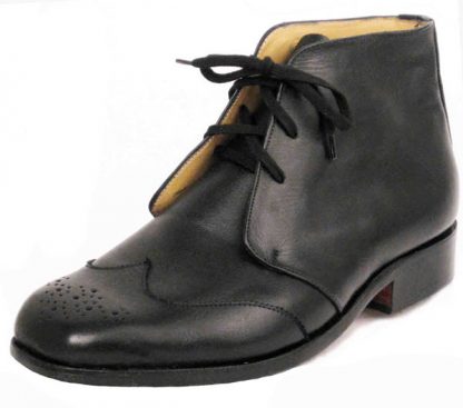 Derby boots with Austrian wing caps