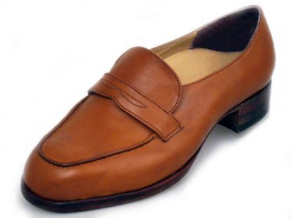 Elastic on instep with hand raised lakes and band leather soles and heels