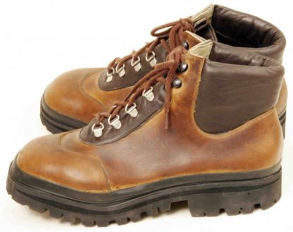 Fell boots with laid on caps side