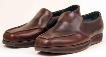 Plain elastic on instep shoes pair